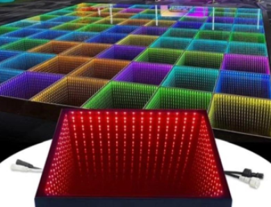 玻璃弹簧地板｜光与弹性，一步即惊艳